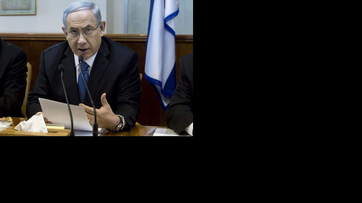 
El primer ministro de Israel Benjamin Netanyahu durante un encuentro con su gabinete el domingo.


