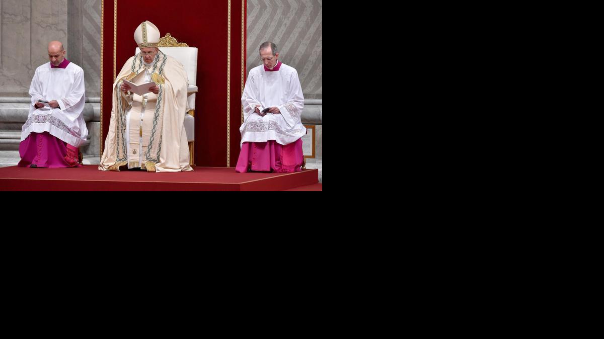 
El papa Francisco señaló que “este no es un tiempo para estar distraídos” sino un periodo “para permanecer alerta y despertar en nosotros la capacidad de ver lo esencial”.
