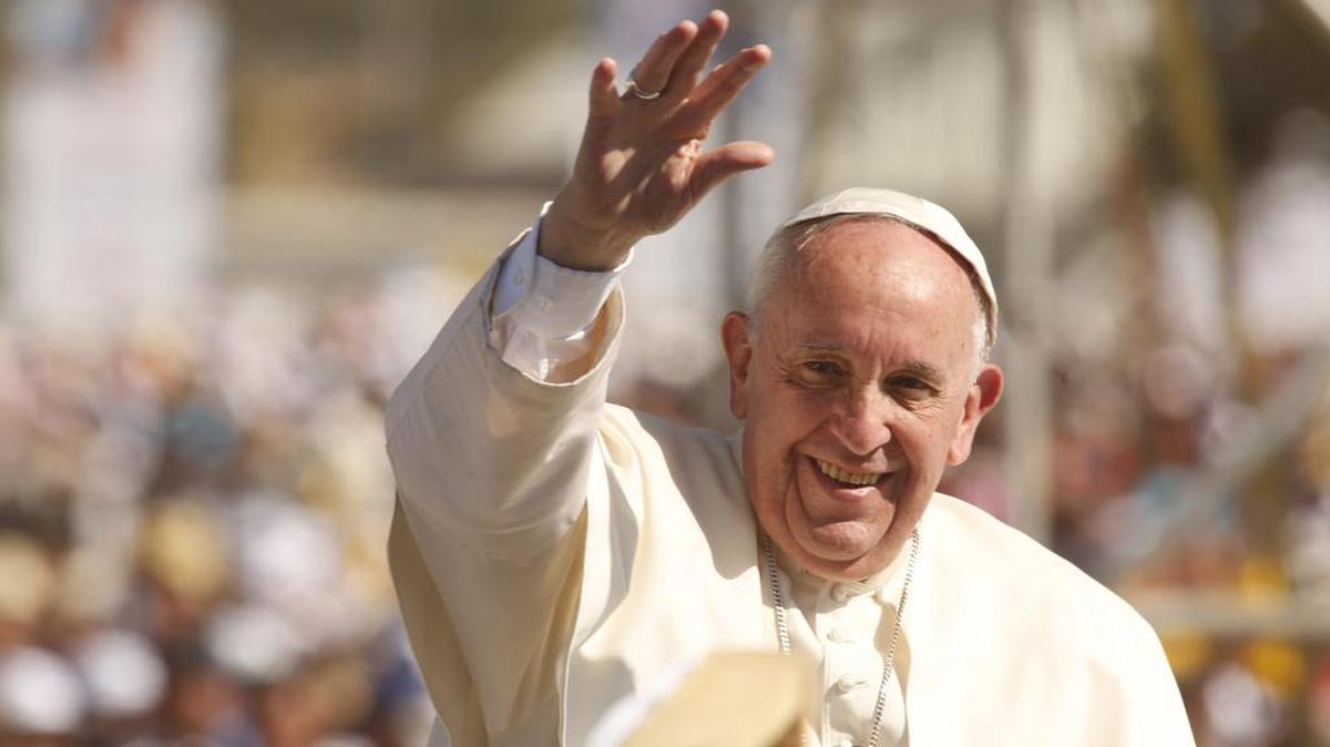 El papa Francisco abre la puerta a los divorciados que se vuelven a casar para que puedan acceder según el caso a la comunión.