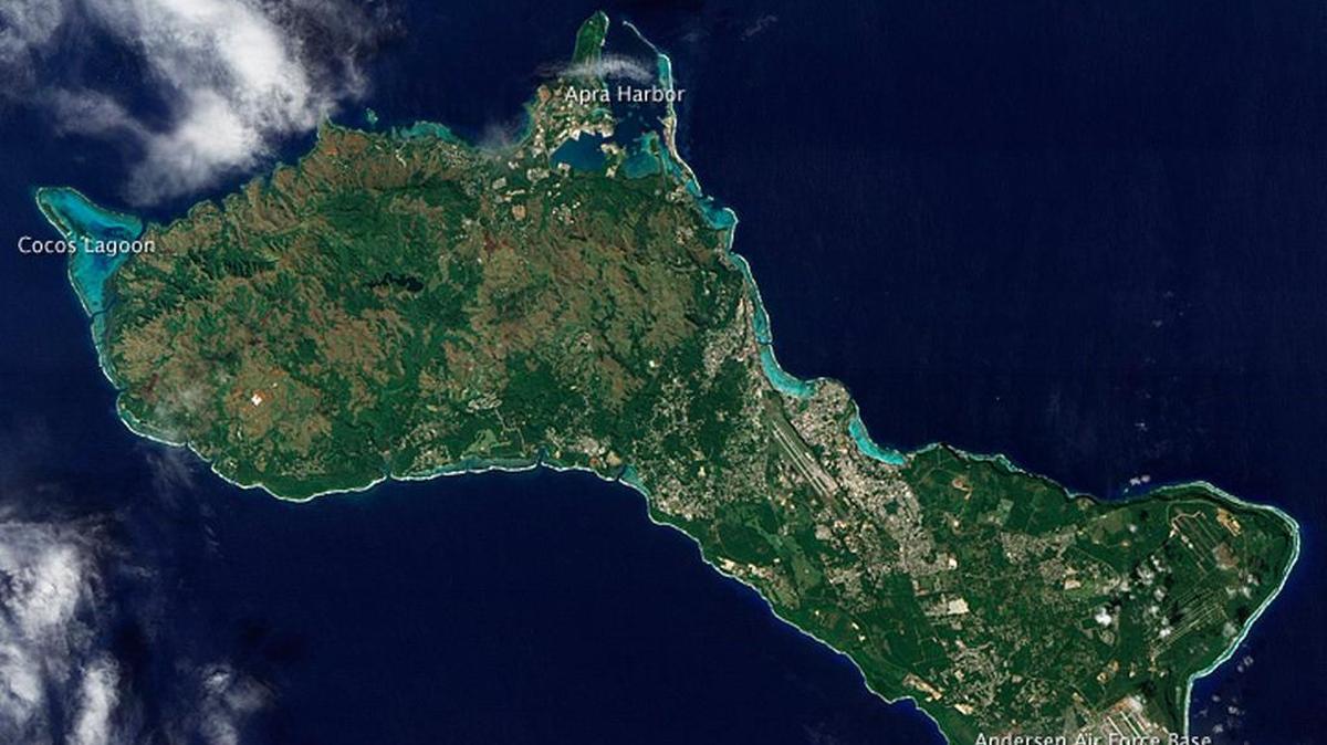 Fotografía de archivo cedida por la NASA el 10 de agosto de 2017, que muestra una imagen de la isla de Guam, adquirida por el satelite de la NASA Earth Observing-1 (EO-1) el 30 de diciembre de 2011.