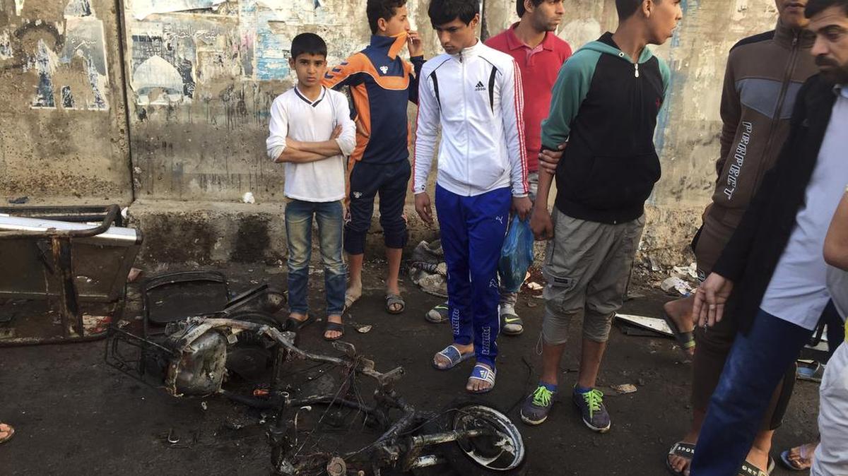 El ataque en el mercado Mredi, ubicado en el barrio chiita de Ciudad Sadr, fue el más mortífero de una serie de explosiones recientes en contra de zonas comerciales dentro y a las afueras de Bagdad.