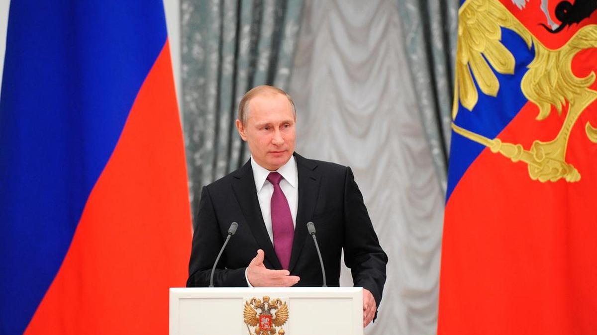 Rusia, precisó Putin, “mantiene el segundo lugar en la lista de líderes mundiales en la exportación de armamento y equipos militares en el mercado global”.