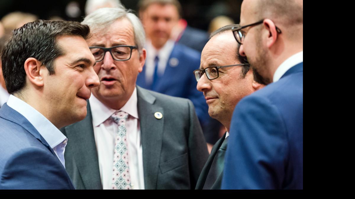 
El primer ministro griego, Alexis Tsipras (izq.) con el presidente de la Comisión Europea, Jean-Claude Juncker; el presidente francés, Francois Hollande, y el primer ministro belga, Charles Michel, en Bruselas. 
