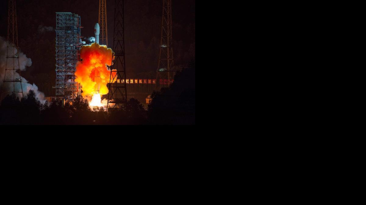 <cutline_leadin>El lanzamiento</cutline_leadin> se ha efectuado desde la base espacial de Xichang, en el suroeste de la provincia de Sichuan y tiene previsto llegar a la Luna, rodearla y regresar a la Tierra, se aseguró en un comunicado.