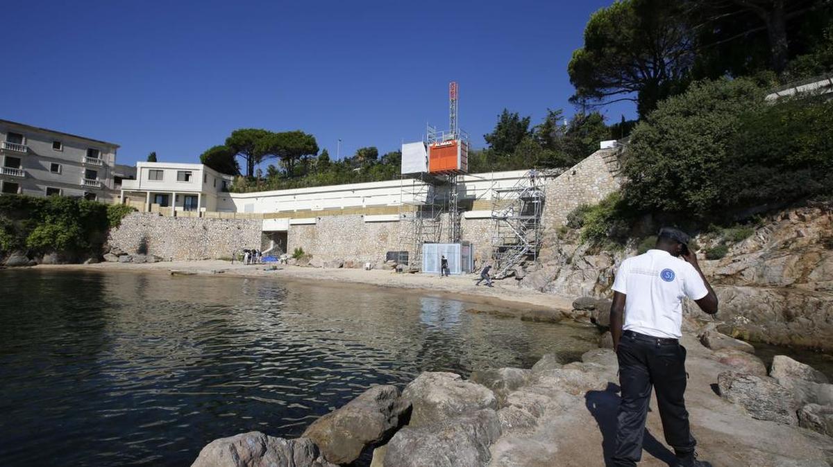 
La visita del rey saudí a la mansión que tiene su familia en la Riviera francesa terminó el lunes tras ocho días de controversia en torno a una playa pública que se cerró a su llegada.

