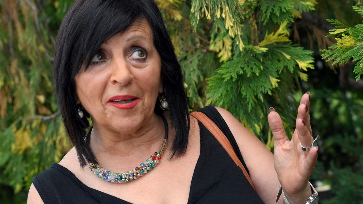 Pilar Abel Martínez, una catalana de 62 años, lucha para probar que, como le dijo de niña su abuela, es hija del pintor catalán fallecido en 1989.