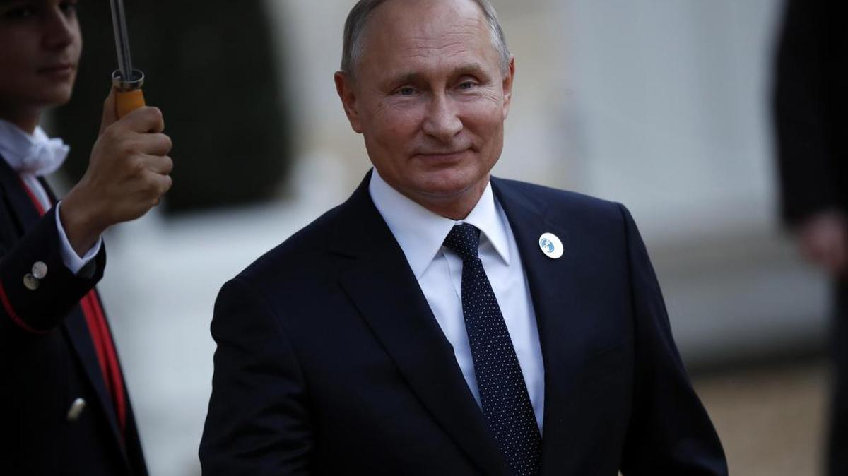 El presidente ruso, Vladimir Putin, abandona el palacio del Elíseo después del almuerzo oficial después de la ceremonia internacional para el centenario del armisticio de la Primera Guerra Mundial, el 11 de noviembre de 1918, en París, Francia, el 11 de noviembre de 2018.