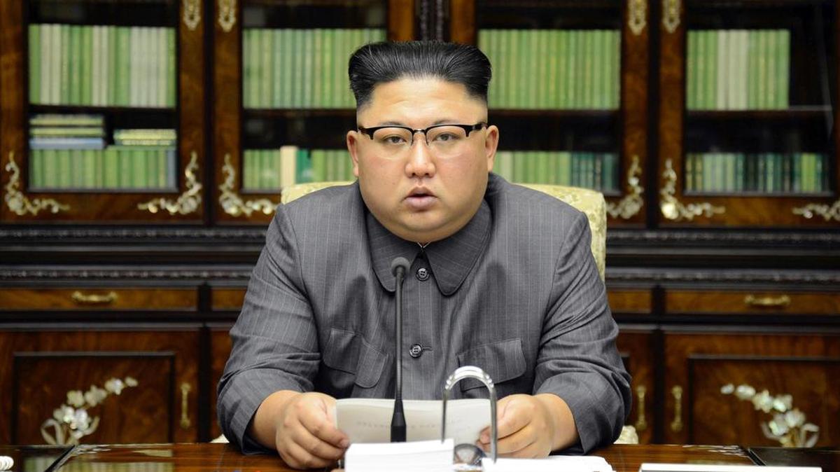 El líder norcoreano Kim Jong-un ofrece unas declaraciones en Pionyang (Corea del Norte) ayer, 21 de septiembre de 2017.