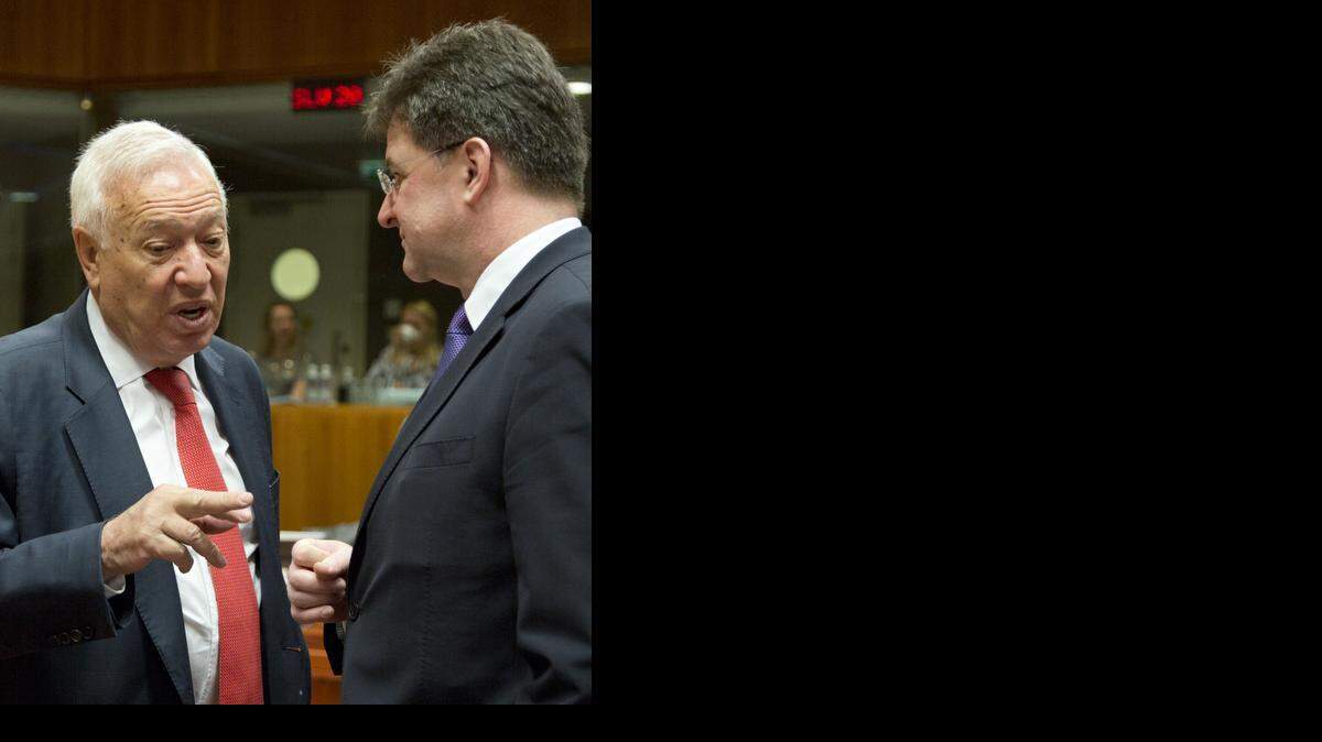 
Jose Manuel García-Margallo afirmó que se trata de “una idea absolutamente embrionaria y personal”, y pidió que, “si no es buena, se aporten otras ideas que puedan descongelar” el conflicto ruso-ucraniano.
