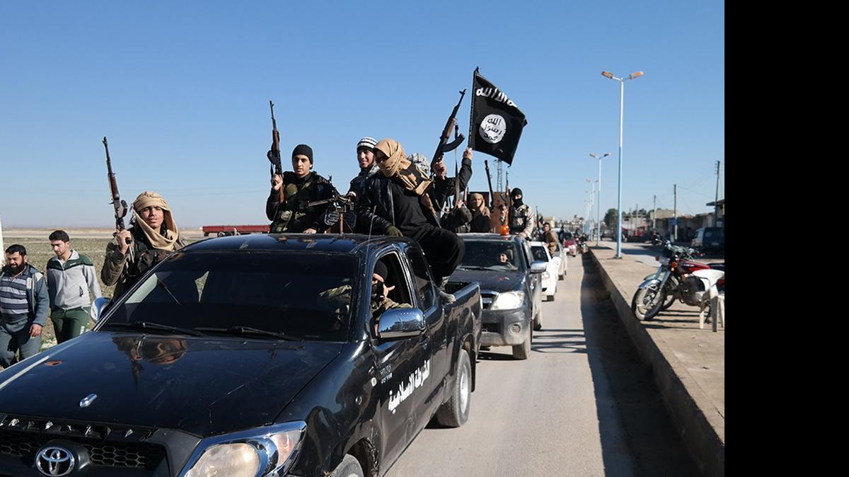 
El EI tomó Palmira el 21 de mayo tras un asalto que duró nueve días. Según el OSDH, que se informa gracias a una red de fuentes en Siria, el EI ha ejecutado a al menos 217 personas, entre ellas 67 civiles, en la ciudad y sus alrededores.
