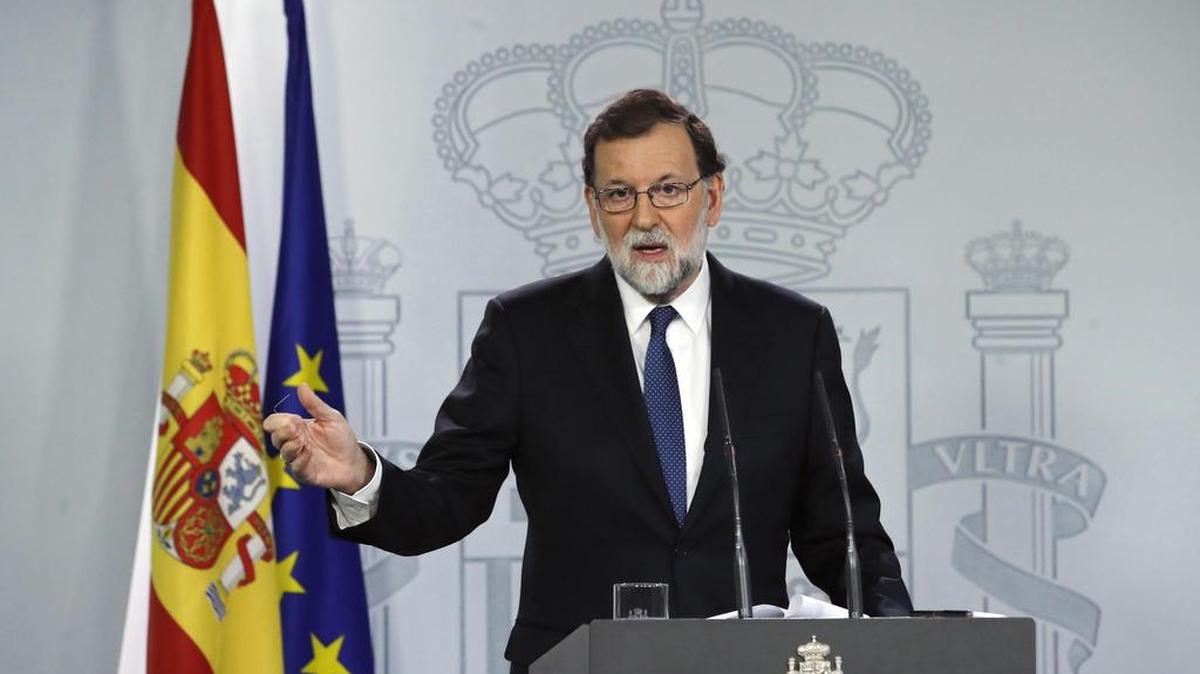 El presidente del gobierno Mariano Rajoy comparece para explicar la aplicación del Artículo 155 de la Constitución, tras el Consejo de Ministros extraordinario.