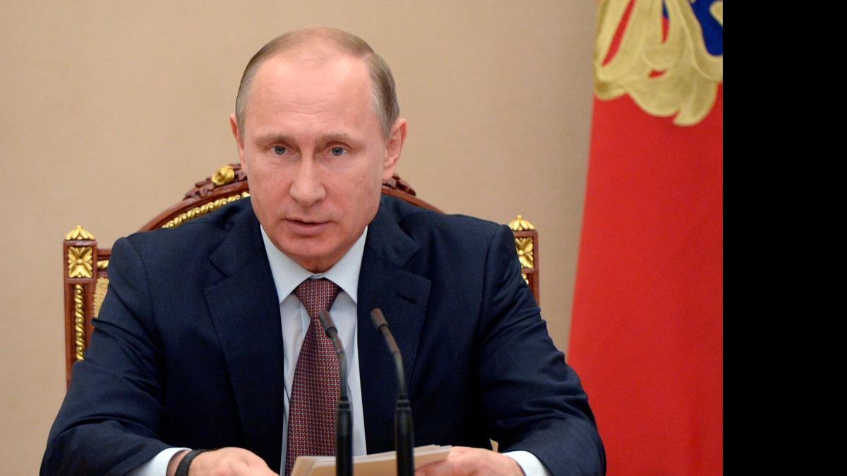 
Putin dijo que la Unión Europea prorrogó recientemente sus sanciones contra Moscú, mientras que en Estados Unidos hay un debate constante sobre la conveniencia de endurecer el castigo a Moscú.

