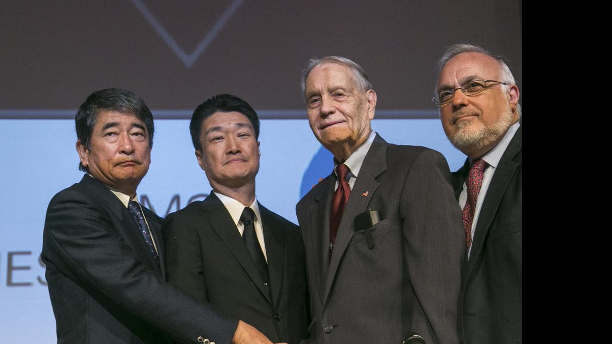 
Disculpa histórica de los altos ejecutivos de Mitsubishi a los prisioneros de guerra de EEUU.
