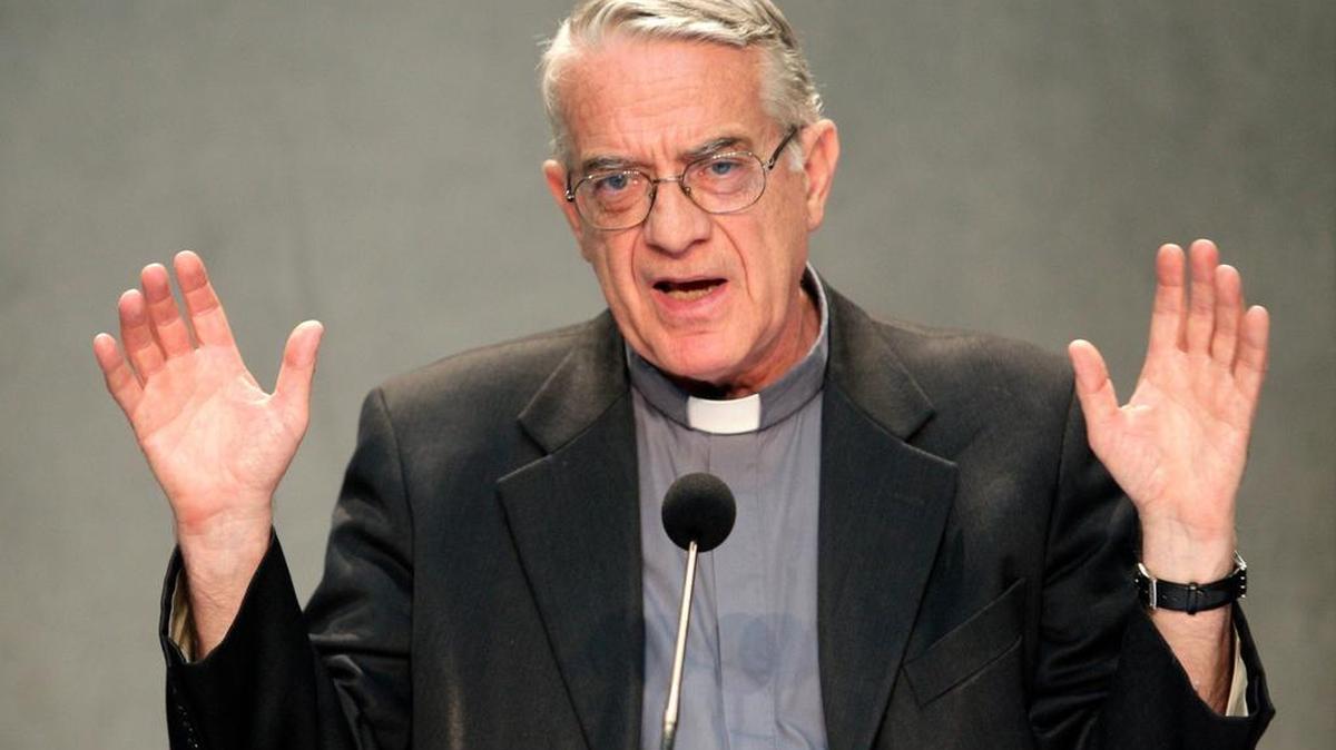 El portavoz del Vaticano Federico Lombardi dijo el viernes que el Papa no quiso hacer un “ataque personal ni una indicación del voto” hacia el candidato Donald Trump.