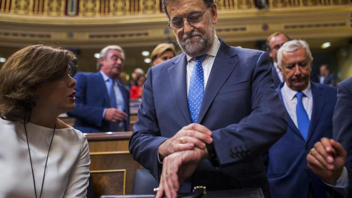 Mariano Rajoy, presidente en funciones del Gobierno español, al terminar el primer día del debate sobre su investidura, el martes en el Parlamento en Madrid.