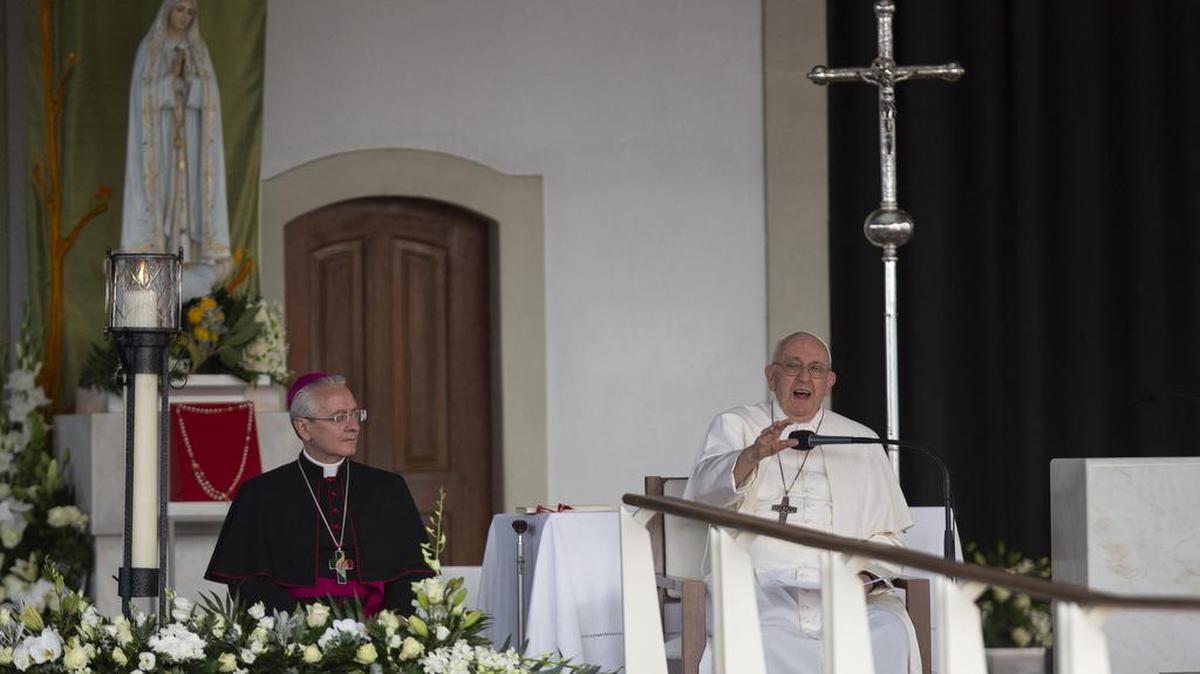 Ceremonia del Rosario presidida por el Papa Francisco en el santuario de Fátima, Portugal el 5 de agosto de 2023 durante la Jornada Mundial de la Juventud.