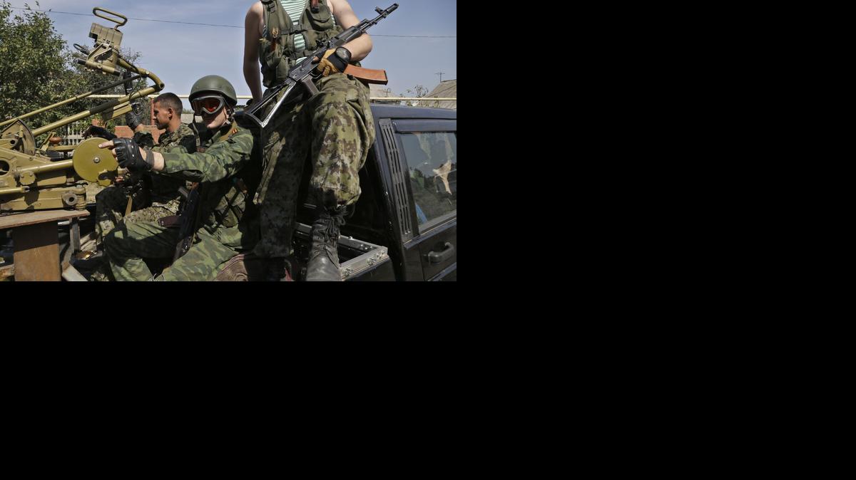 <cutline_leadin>Las explosiones</cutline_leadin>, cañoneos y tiroteos en los accesos a la ciudad de Donetsk empezaron esta madrugada y continuaron hasta la jornada del domingo.