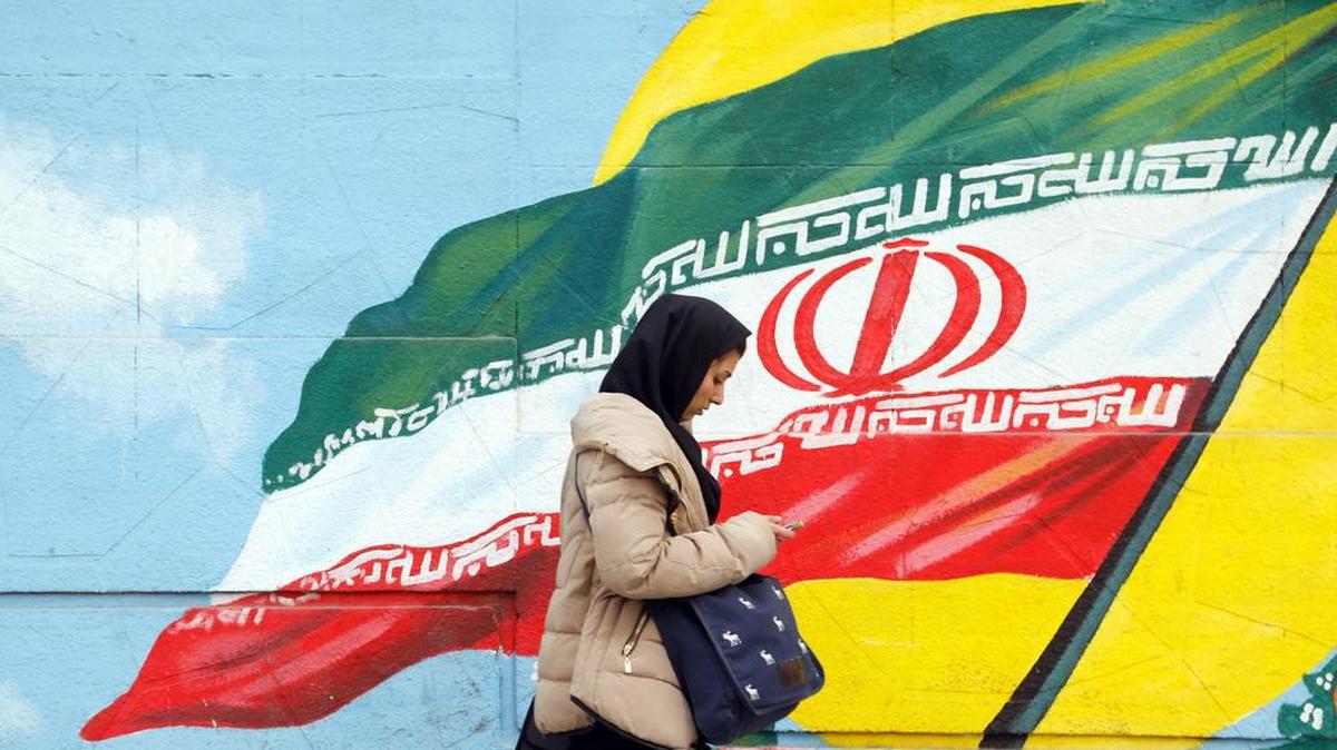Un año después de su entrada en vigor, el histórico acuerdo sobre el programa nuclear iraní se ve debilitado por la llegada a la Casa Blanca de Donald Trump, hostil al pacto, considerado como uno de los grandes éxitos del presidente Hasan Rohani.