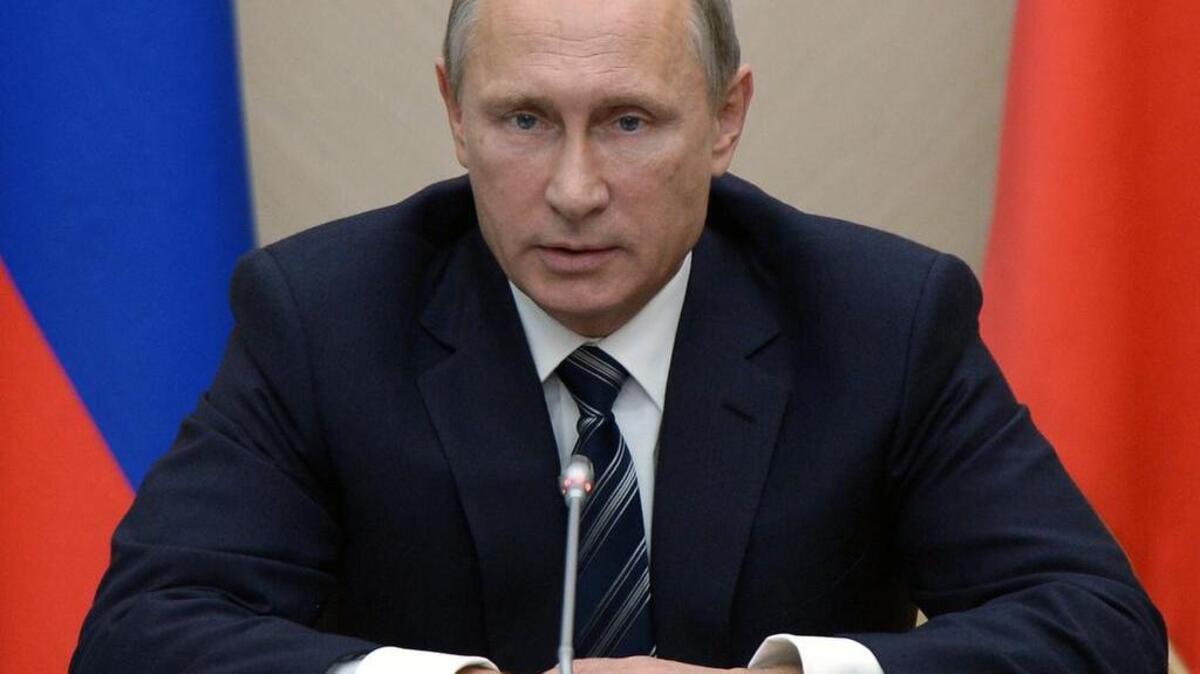 
El presidente Vladimir Putin afirmó que Moscú necesita lanzar estos ataques para aplastar a los “terroristas” antes que franqueen las fronteras de Rusia, aunque descartó el envío a Siria de tropas terrestres. 

