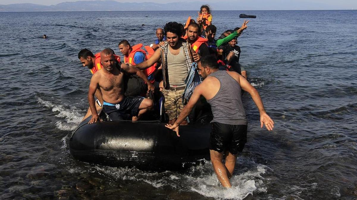 
Por su cercanía a las costas de Turquía, las islas helenas están desbordadas por las llegadas diarias de refugiados, en su mayoría sirios.
