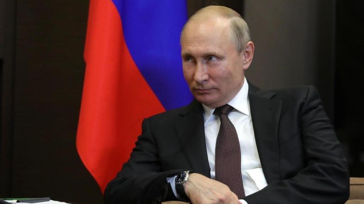 El presidente ruso, Vladimir Putin, acude a su reunión con el primer ministro indio, Narendra Modi (no aparece en la imagen), en Sochi, Rusia, el 21 de mayo de 2018.