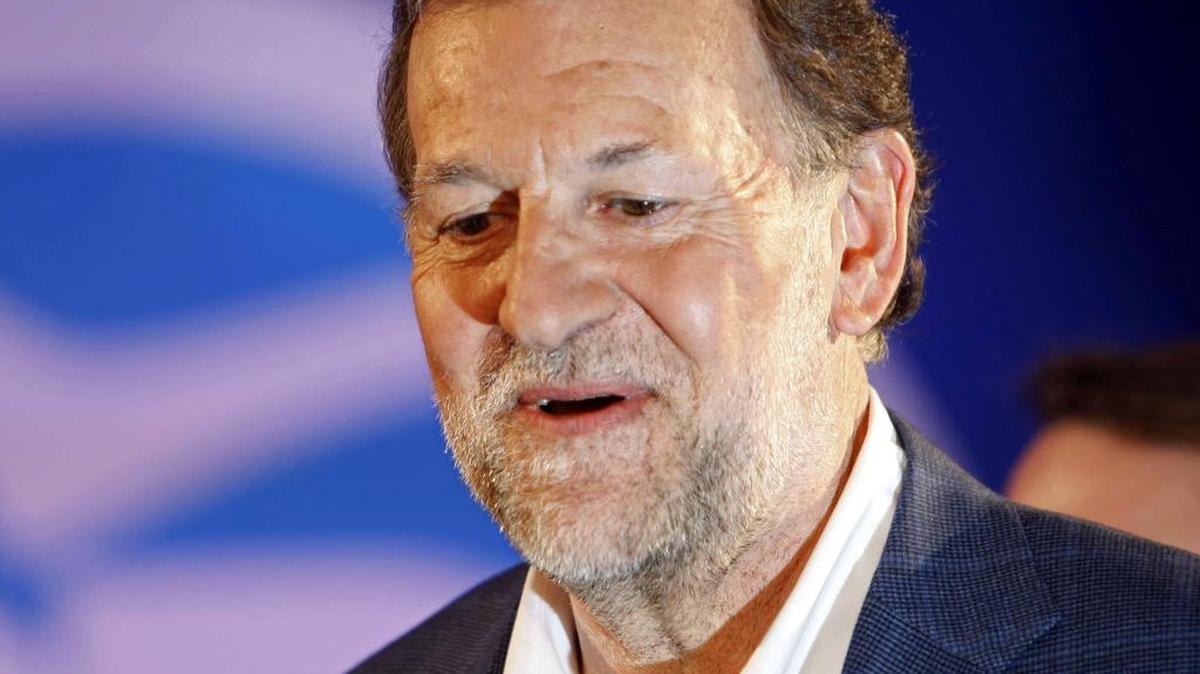 El presidente del Gobierno y candidato a la reelección por el PP, Mariano Rajoy, al inicio del mitin central de su partido en A Coruña.