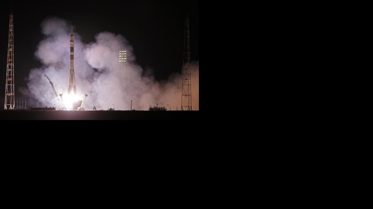 
La nave espacial Soyuz TMA 14M despegó el jueves, en el Cosmódromo de Baikonur (Kazajistán). En la misión viajan los cosmonautas rusos Alexander Samokutyaev y Elena Serova y el astronauta de la NASA Barry Wilmore hacia la Estación Espacial Internacional.


