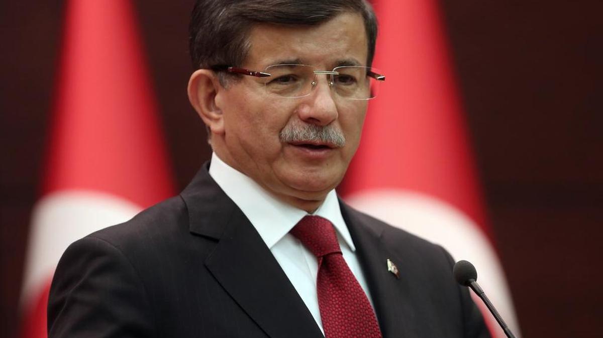 El primer ministro turco Ahmet Davutoglu justificó la decisión de derribar al avión ruso por el “deber” de defender las fronteras de Turquía.