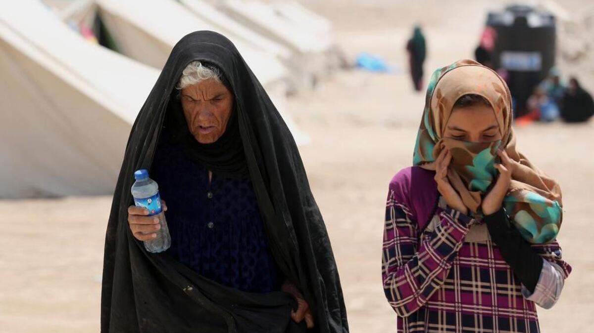 Civiles desplazados por la guerra se refugian en Amariya Fallujah, Irak.