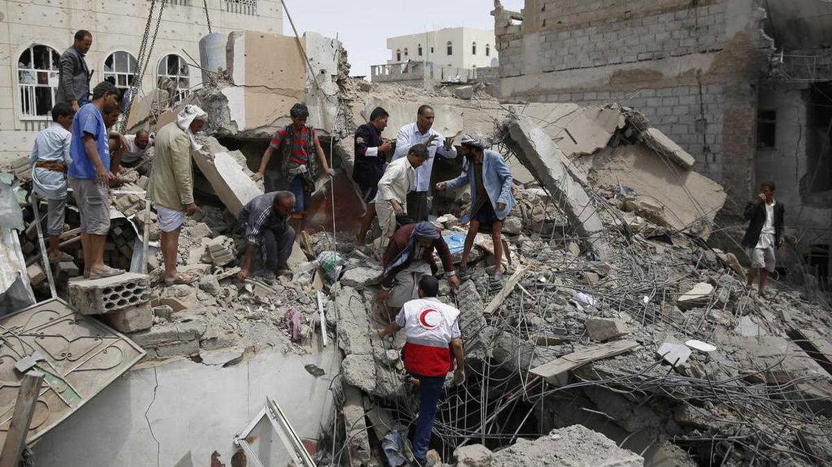 
Imagen en Yemen tras uno de los bombardeos de la coalición de Arabia Saudita.
