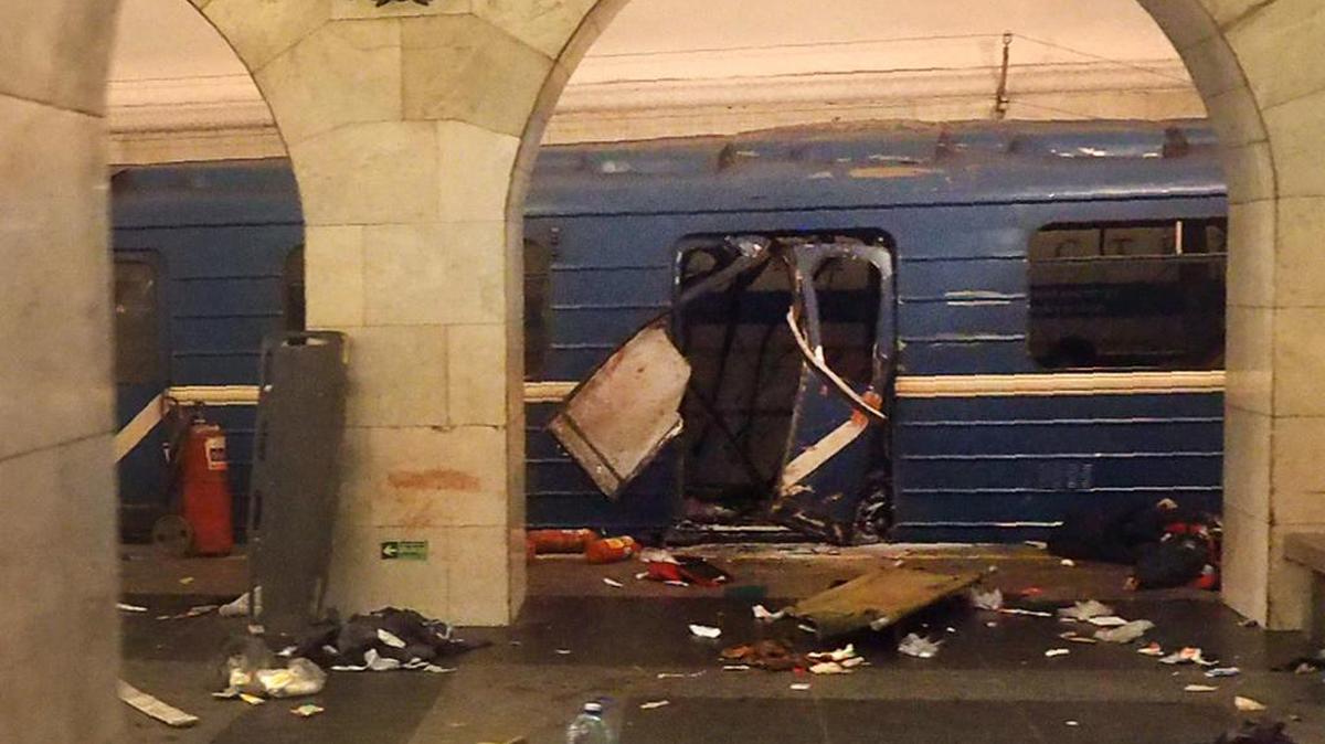 Al menos diez personas murieron el lunes y varias decenas resultaron heridas en un atentado terrorista ocurrido en el metro de San Petersburgo, justo cuando el presidente ruso, Vladímir Putin, se encontraba en la ciudad.