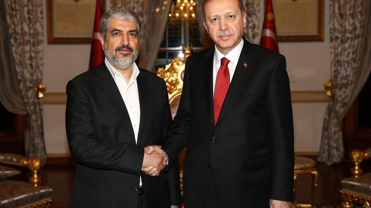 Turquía anunció el sábado que “continuará” retirando sus tropas de Irak, un día después de una llamada del presidente estadounidense Barack Obama a su homólogo turco Recep Tayyip Erdogan (en la foto, a la derecha), quien lo invitó a rebajar la tensión entre ambos vecinos.