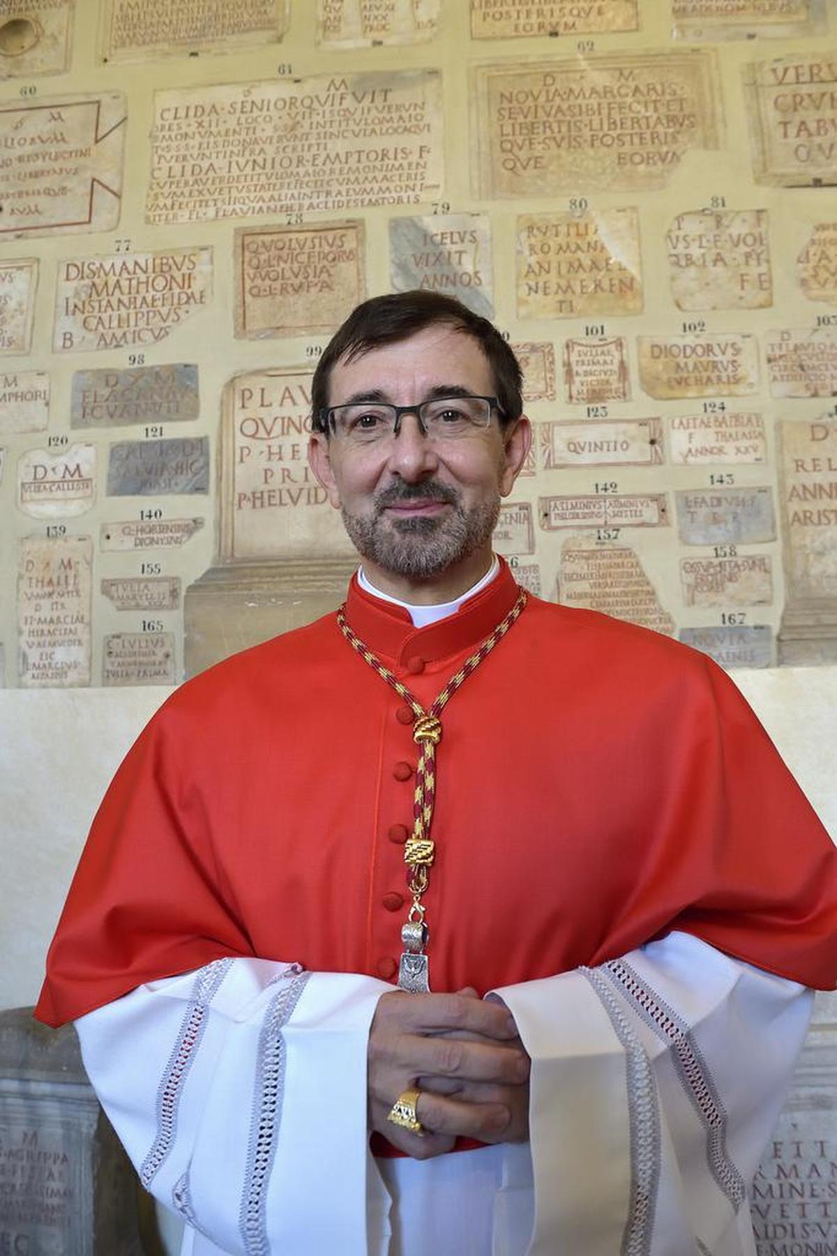 El Papa Francisco nombra como nuevo cardenal Arzobispo de Madrid, José Cobo Cano durante el Consistorio Público Ordinario para la Creación del nuevo Cardenal en la Plaza de San Pedro el 30 de septiembre de 2023 en la Ciudad del Vaticano, Vaticano.
