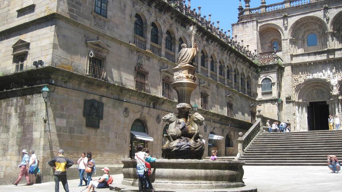 La Fuente de los Caballos, junto a la catedral de Santiago de Compostela.