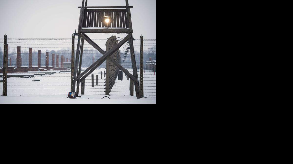 
Supervivientes de Auschwitz regresaron el lunes al campo de concentración más mortífero de la maquinaria nazi, donde este martes se conmemorará el 70 aniversario de su liberación.
