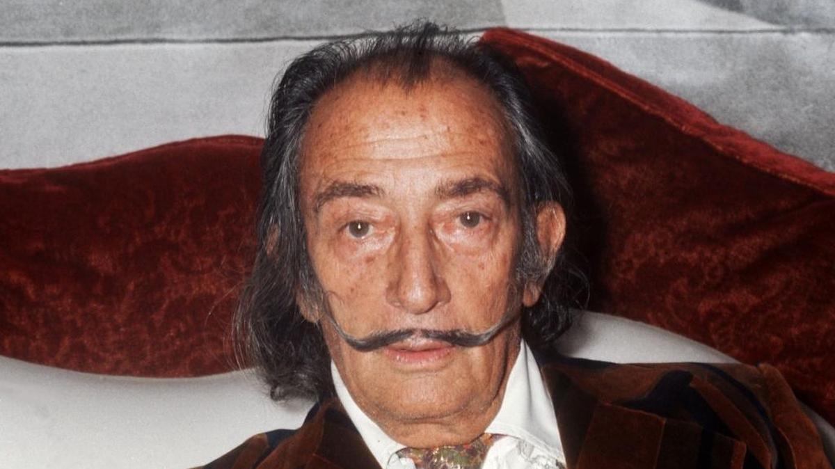Una juez de Madrid ordenó la exhumación del pintor español Salvador Dalí, fallecido en 1989, y la obtención de muestras del cadáver para practicar la prueba biológica de determinación de la paternidad de Pilar Abel. Foto de archivo de diciembre 13 del 1972.