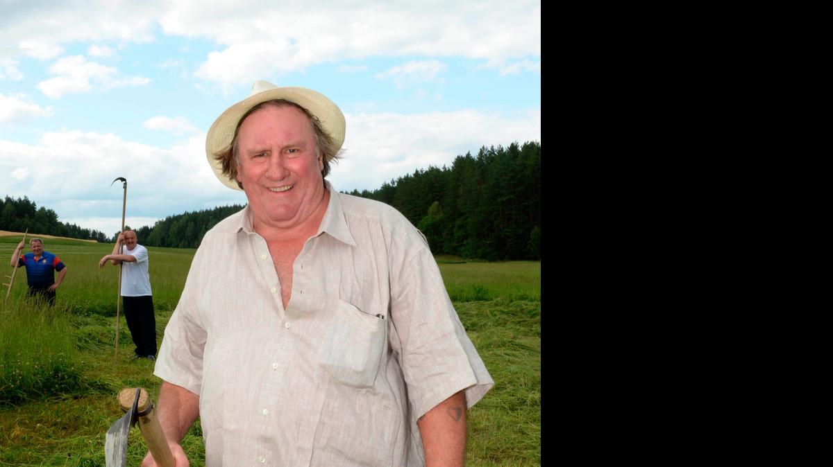 
Al actor francés Gérard Depardieu se le prohibió la entrada a Ucrania durante cinco años, tras haber declarado que este país formaba “parte de Rusia”. 

