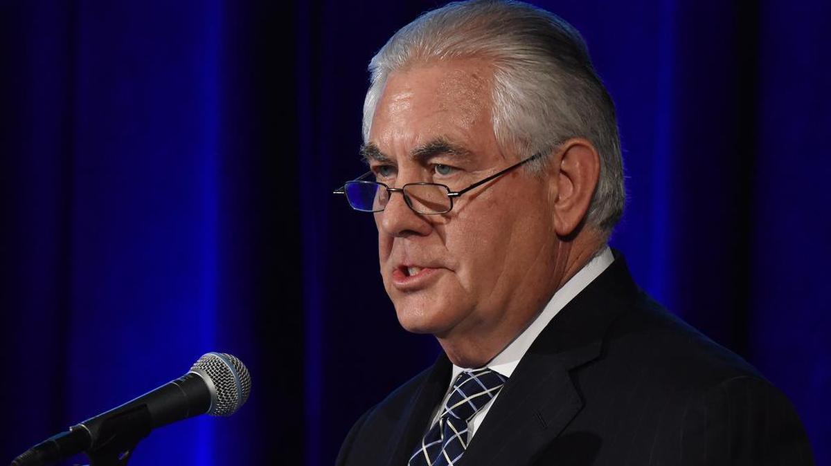 El Secretario de Estado Rex Tillerson habla durante la segunda cumbre anual de directores ejecutivos de los Estados Unidos y Arabia Saudí en la Cámara de Comercio de los Estados Unidos, el miércoles 19 de abril de 2017, en Washington, D.C.