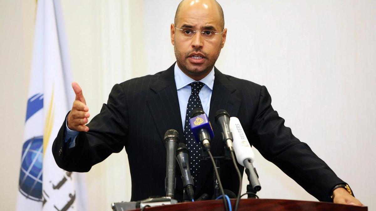 Saif al Islam, uno de los hijos de Muamar al Gadafi, fue puesto en total libertad, anunció este sábado la milicia que lo retenía desde hace más de seis años en la ciudad occidental libia de Zintan. En la foto, Saif la Islam en marzo de 2010.