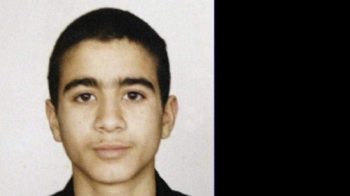 
Esta imagen sin fecha difundida por el Departamento de Defensa de Estados Unidos el 31 de octubre de 2010 muestra al canadiense Omar Khadr antes de su captura en Afganistán por las fuerzas estadounidenses.
