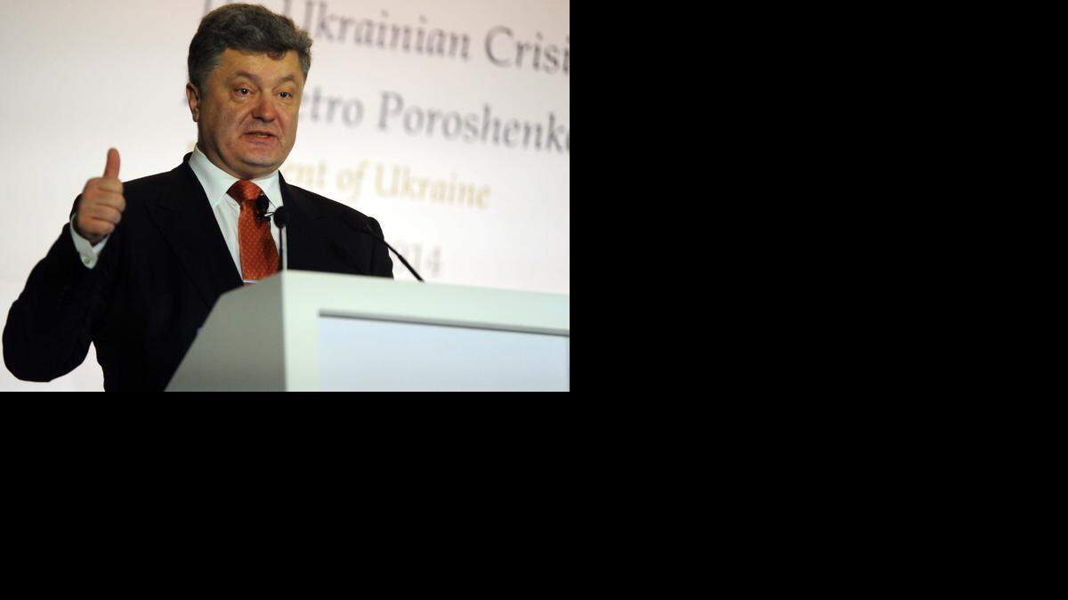 
El presidente ucraniano, Petro Poroshenko, afirmó el martes que el alto el fuego parecía resistir. “No tenemos un solo disparo, ni tenemos un solo soldado muerto”.
