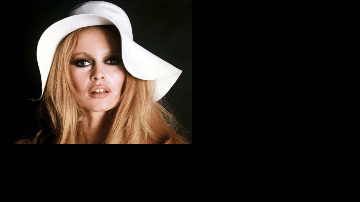 
Brigitte Bardot apareció en la década de los 50 como un poderoso símbolo sexual del cine francés.
