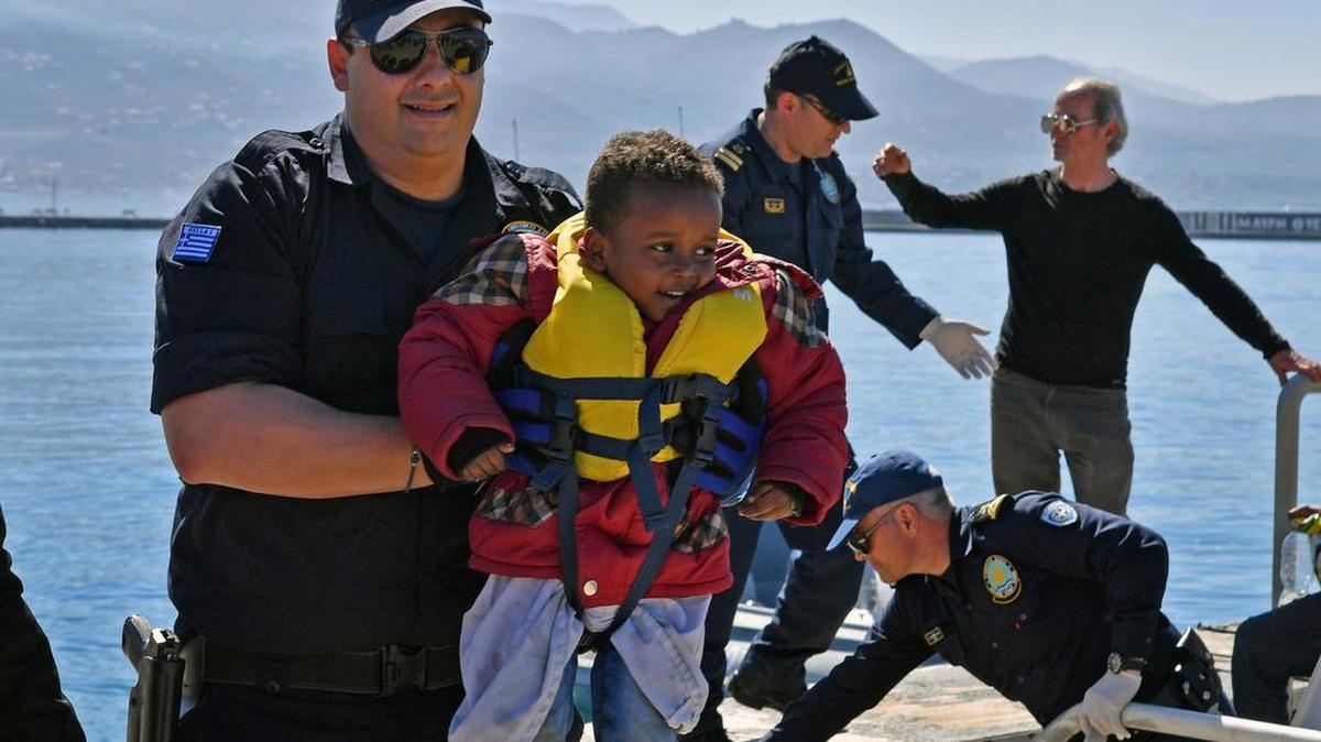 En el informe, Amnistía examina las circunstancias en las que sobreviven miles de inmigrantes y refugiados en territorio comunitario, la mayoría mujeres y niños.
