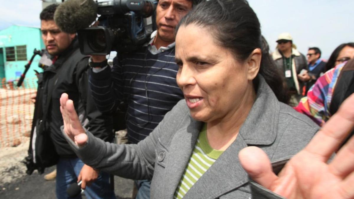 Bernarda Guzmán, hermana del narcotraficante Joaquín “El Chapo” Guzmán, afirmó que hasta “un animal irracional busca su libertad” al aparecer en el penal del Altiplano, Almoloya de Juarez (México), donde está recluido el capo y donde familiares y abogados suyos han anunciado una huelga de hambre.