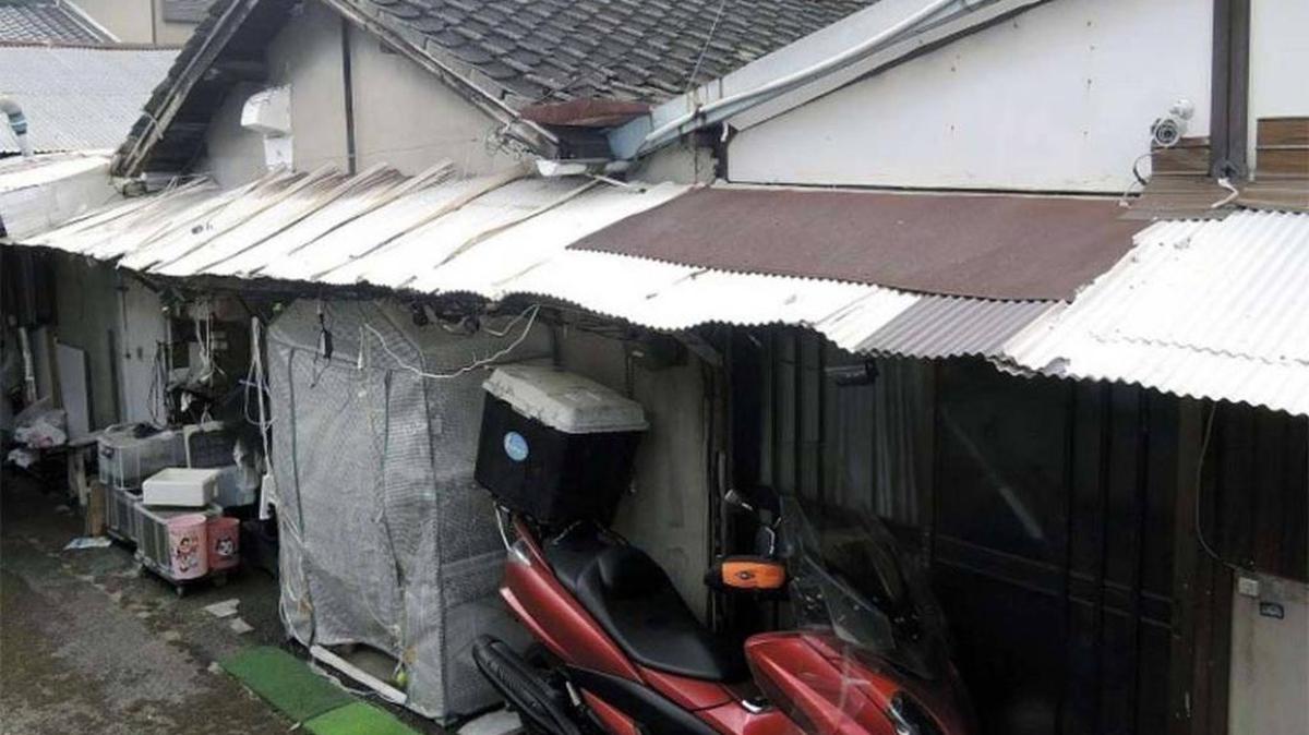 Fotografía del exterior de la vivienda en la que estuvo encerrada Airi Kakimoto durante 15 años en Osaka, Japón.