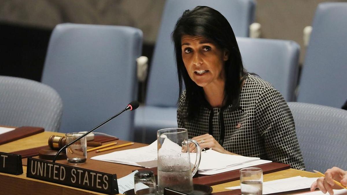 La embajadora estadounidense en las Naciones Unidas, Nikki Haley, habla en una reunión del Consejo de Seguridad de Naciones Unidas el 12 de abril de 2017 en Nueva York. Foto de archivo.