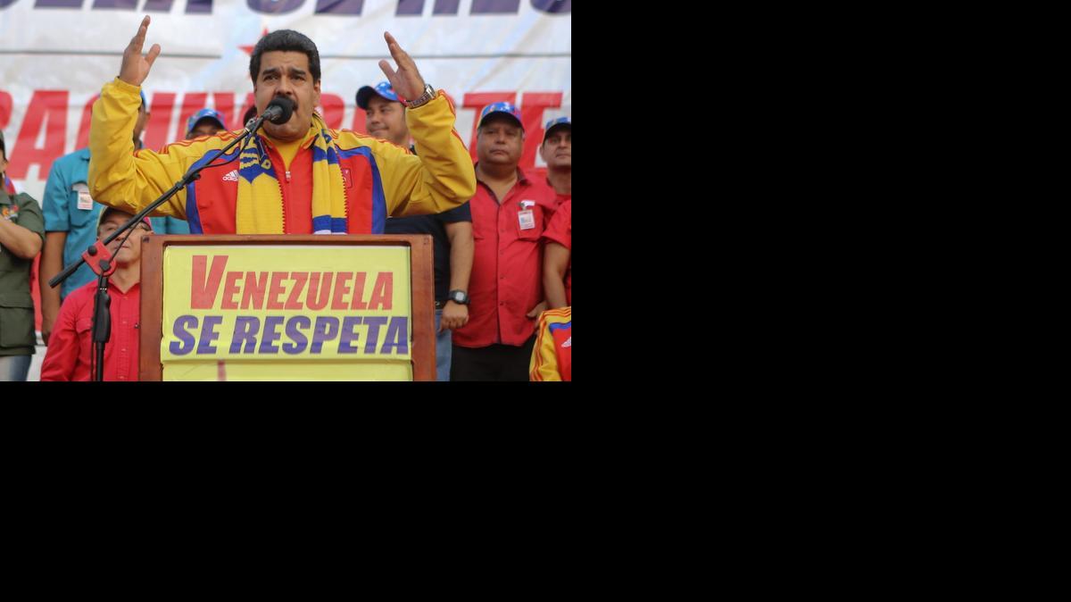 
Fotografía cedida por el Palacio de Miraflores que muestra al presidente venezolano, Nicolás Maduro, durante un acto de Gobierno, en San Felipe (Venezuela).
