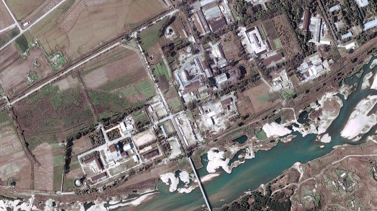 
Corea del Norte anunció el martes que ha comenzado a operar de nuevo el reactor nuclear de Yongbyon, considerado la principal fuente de plutonio del régimen de Kim Jong-un para abastecer a su programa de desarrollo de armas nucleares. Foto de archivo
