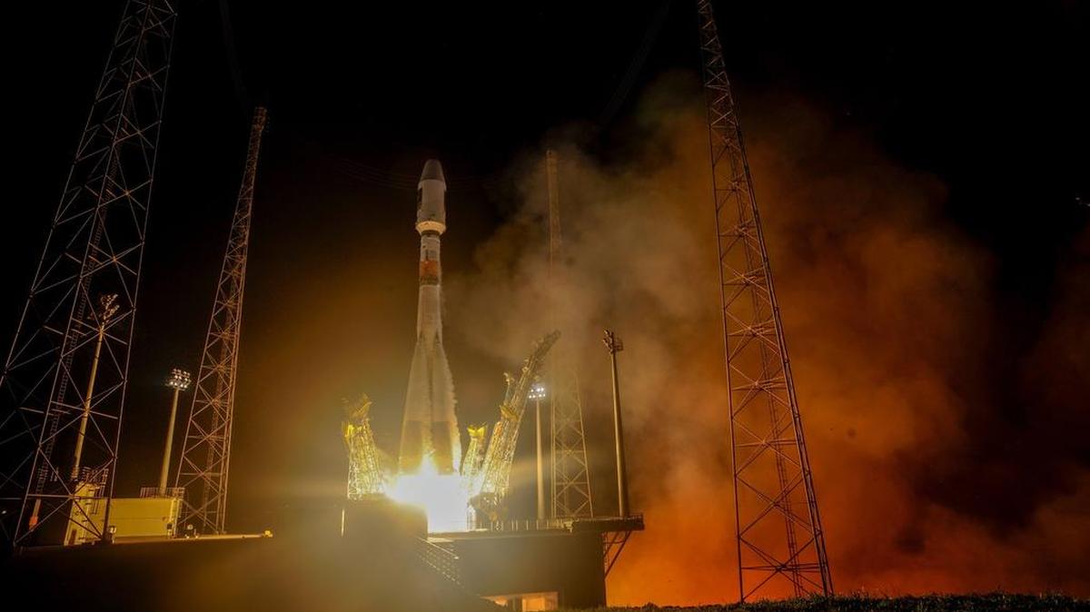 
Como lo hace actualmente el GPS estadounidense utilizado en todo el mundo, Galileo permitirá a los usuarios en Tierra orientarse con precisión a cada instante.
