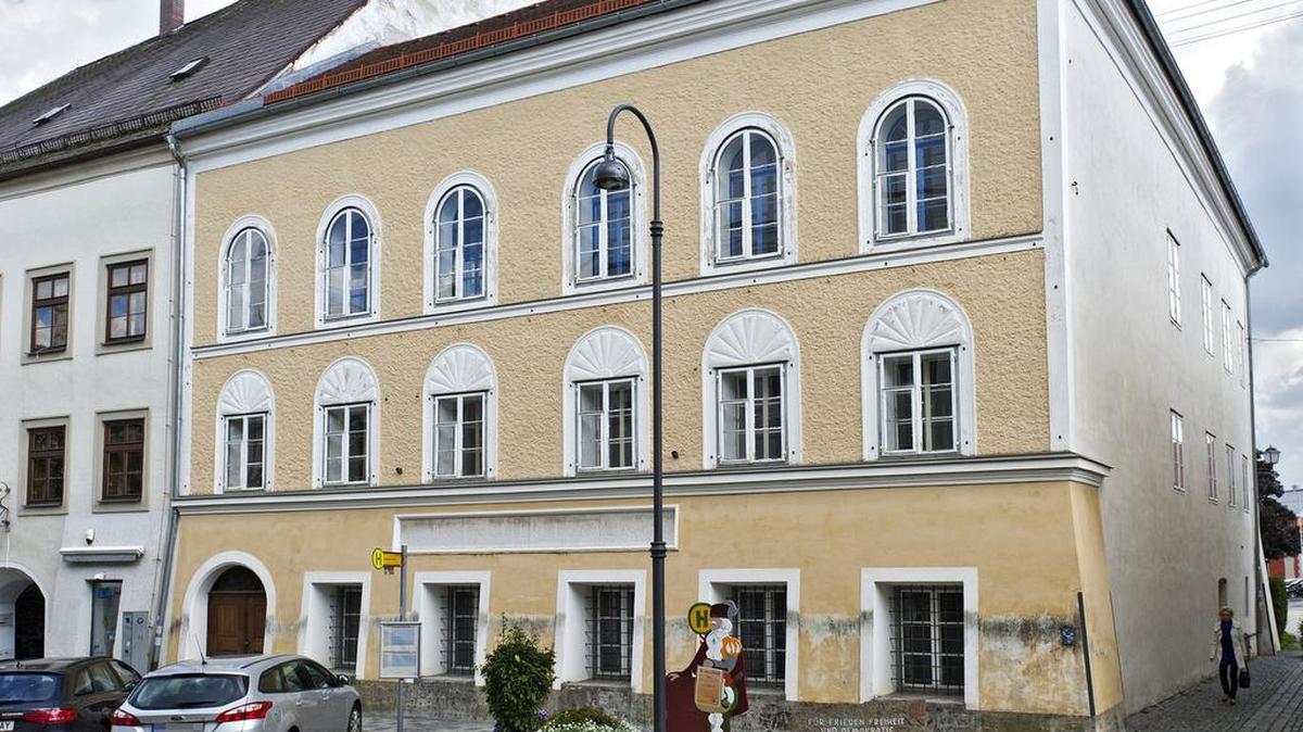 Esta foto de archivo tomada el 20 de septiembre de 2012 muestra la casa donde Adolf Hitler nació en Braunau, Austria.